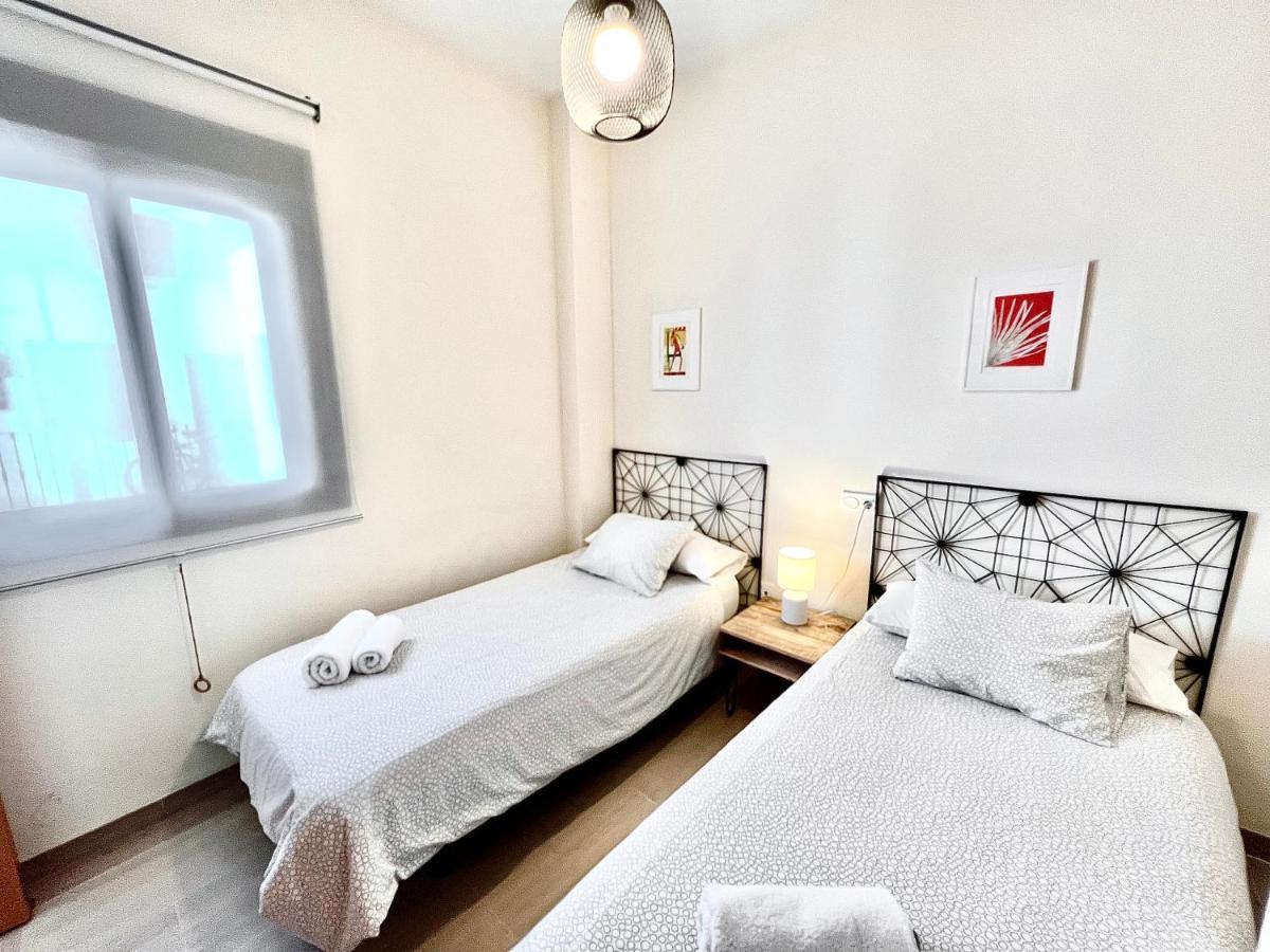 Teodosio Apartment Free Parking & Central Ac Севиля Екстериор снимка