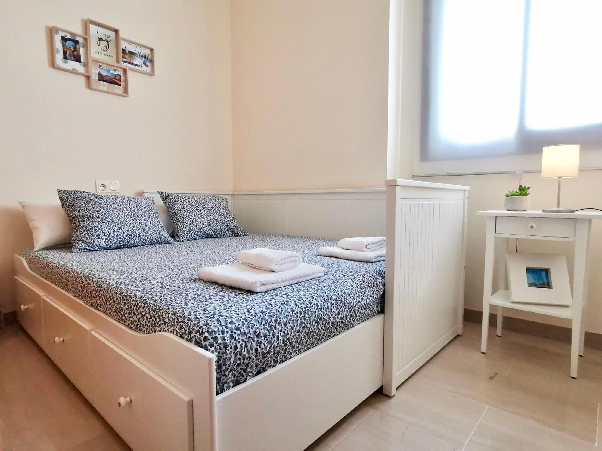 Teodosio Apartment Free Parking & Central Ac Севиля Екстериор снимка