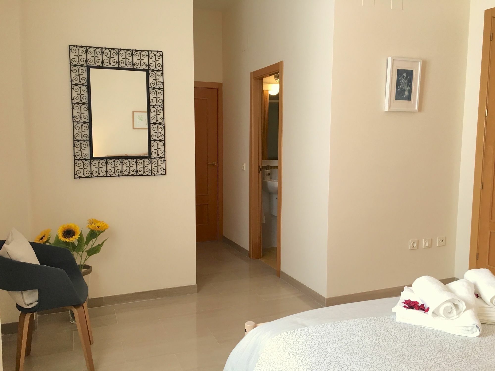 Teodosio Apartment Free Parking & Central Ac Севиля Екстериор снимка