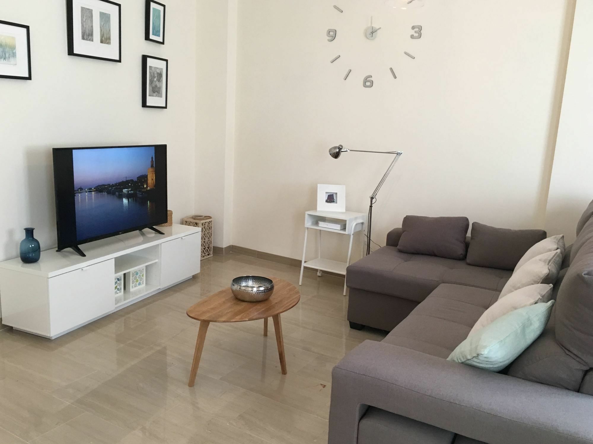 Teodosio Apartment Free Parking & Central Ac Севиля Екстериор снимка